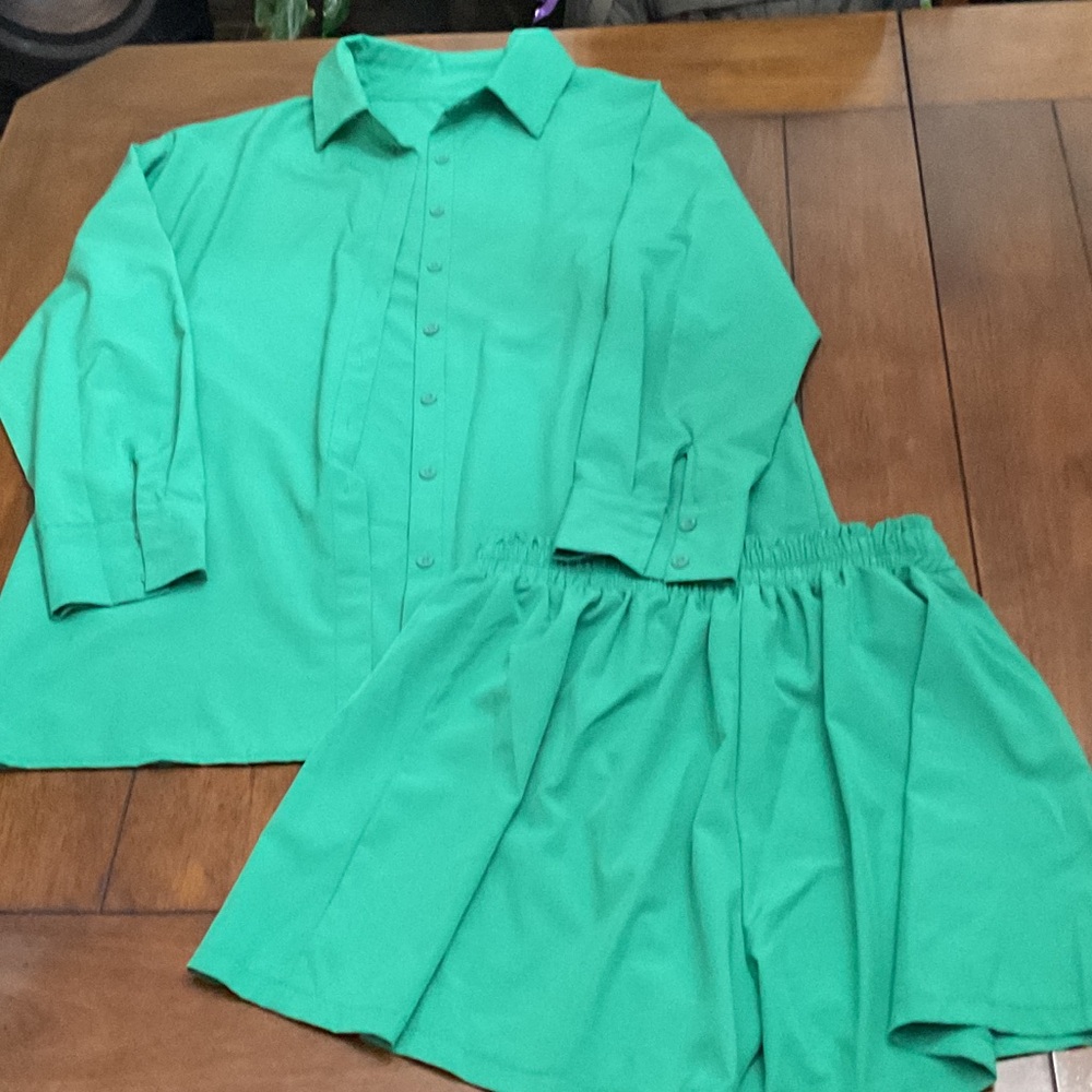 Amazon Vibrant Green Shirt and Shorts Set